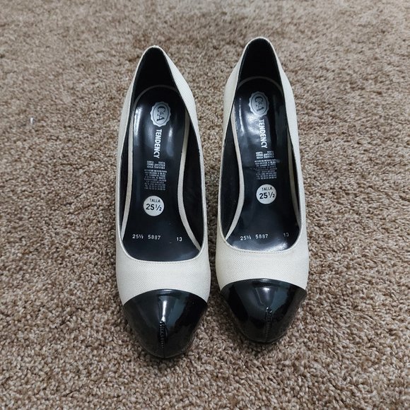 💥Host Pick💥C&A Tuxedo Heels - Picture 1 of 7